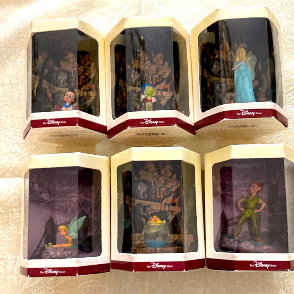 Disney Tiny Kingdom Miniatures Lot of 6